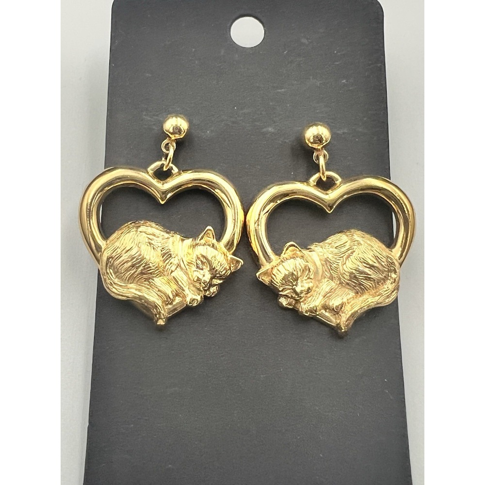 Vintage Avon Gold Tone Sleeping Cat Heart Drop Earrings Small Cottagecore 90s
